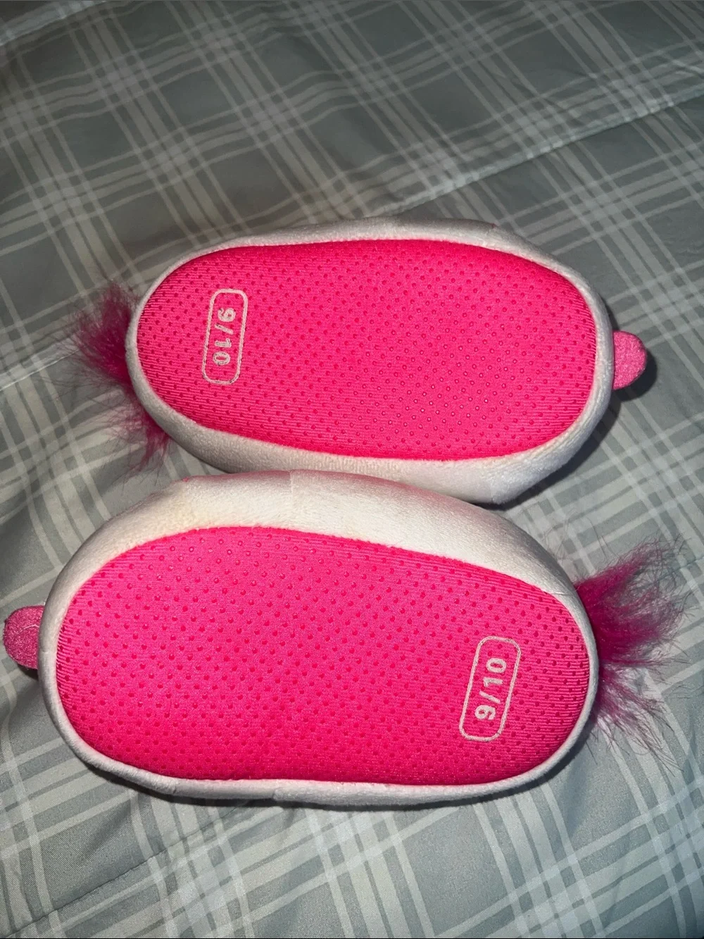 N/A unicorn slippers